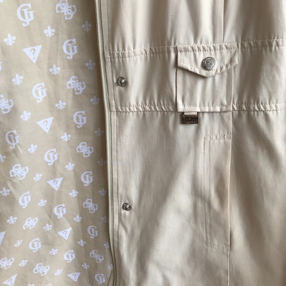 GUESS Modern Raincoat Trench coat - Size Medium - Picture 7 of 8